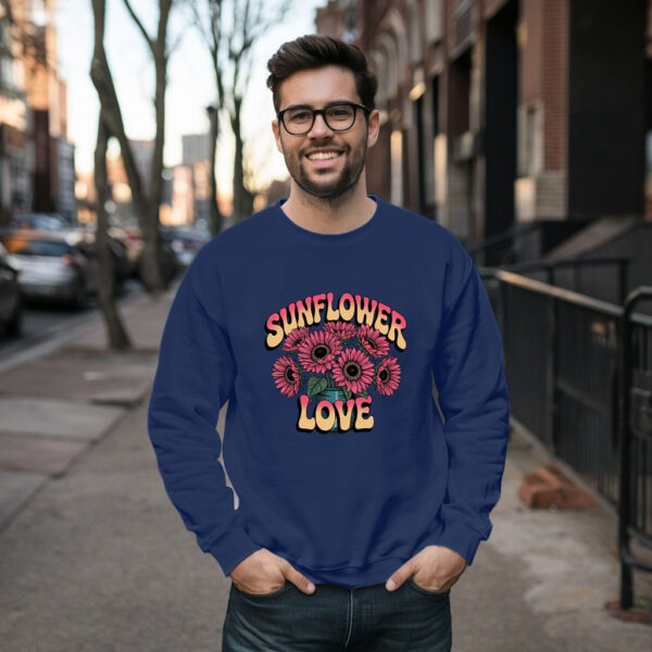 Sunflower Love Sweatshirt - Retro Floral Graphic Pullover For Women & Men 21-04-2025