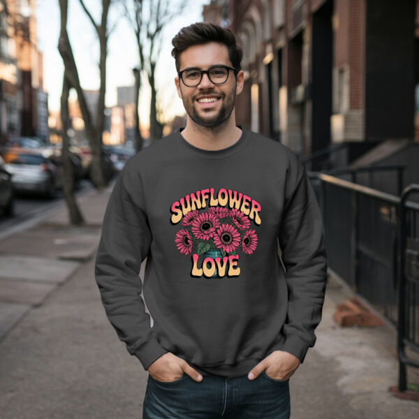 Sunflower Love Sweatshirt - Retro Floral Graphic Pullover For Women & Men 21-04-2025