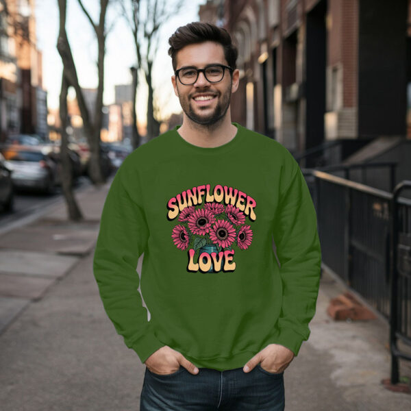 Sunflower Love Sweatshirt - Retro Floral Graphic Pullover For Women & Men 21-04-2025